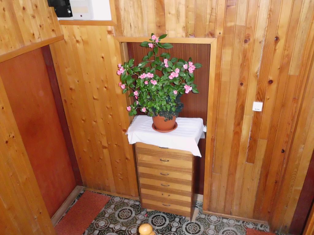 Guest House Krga Korenica Ngoại thất bức ảnh